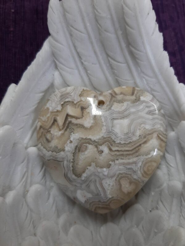 crazy lace agate heart cab (bs)