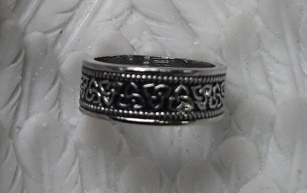 trinity ring size 9 (bs)