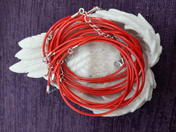 Single strand red jewellers cord with clips (bs)