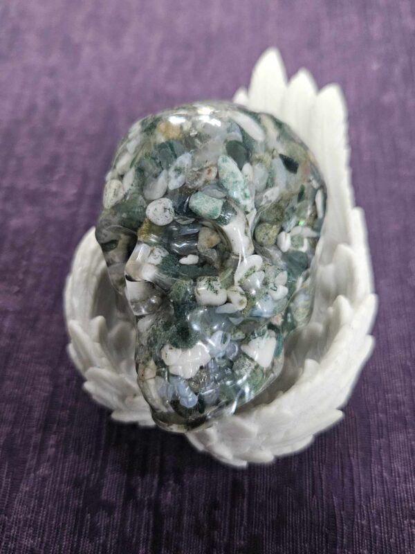 Resin- moss agate skull