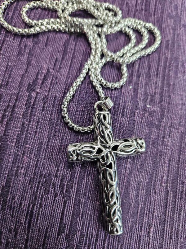 Cross pendant on chain