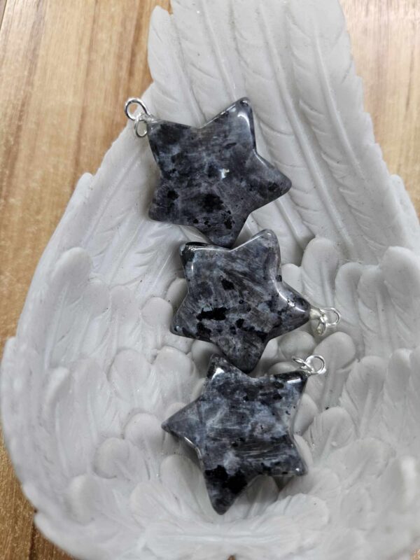 Larvikite star pendants (bs)