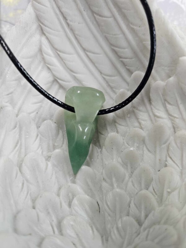 Crystal raven head- green aventurine