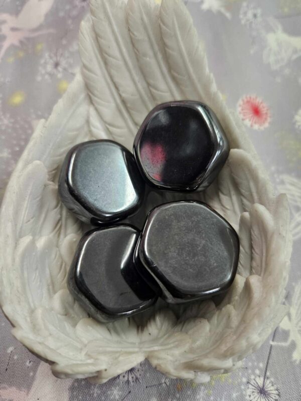 Non magnetic hematite