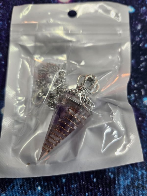 Resin amethyst pendulum (bs)