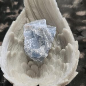 Small blue calcite raw (hm)