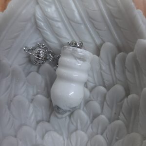 Howlite pendulum