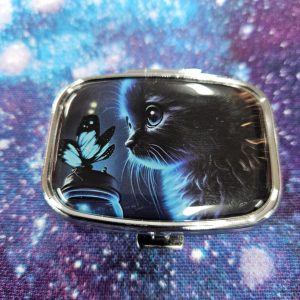 Pill tin- cat
