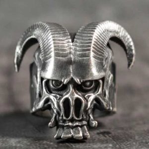 Horn skull ring