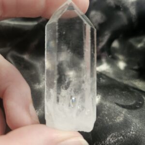 Clear quartz shard (hm)